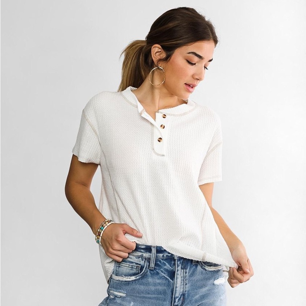 Exclusive BKE
Brushed Waffle Knit Henley
